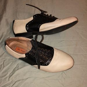 Miz Mooz Oxford size 8
